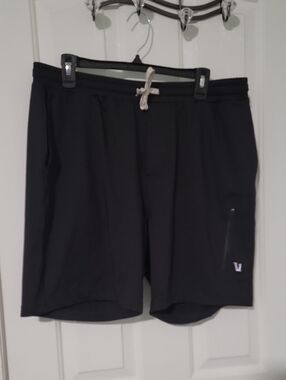 Vuori Mens Sunday Performance Short 8" Size XL EUC